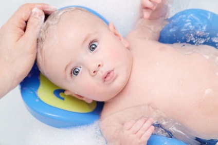 Az, hogy egy gyermek fürödni hideg tippeket szakemberek