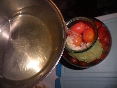 A pácolt paradicsommal, fokhagymás - lépésről lépésre recept, hogyan kell főzni fotókkal