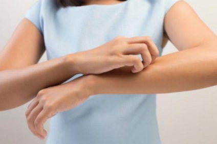 Kis kiütések a kezek és a lábak (kiütés) Kis kiütések a kezek és a lábak