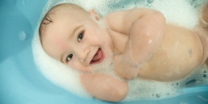 Lehet fürödni a baba egy hideg mérlegelni minden előnye és hátránya a higiéniai eljárások