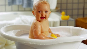 Lehet fürödni a baba egy hideg mérlegelni minden előnye és hátránya a higiéniai eljárások