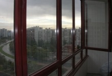 Üvegezett erkély Hruscsov, mint a máz és a felmelegedés következtében a kezüket, a videó és a súly