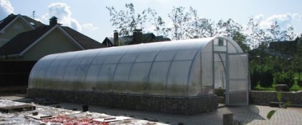 És fűtés üvegházak polikarbonát téli téli két rétegben, fotó, videó