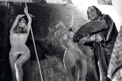 Portré Salvador Dalí, a magazin - 365 (álló) Portré Salvador Dalí, a magazin - 365