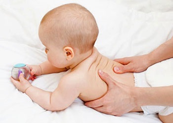 Tünetei köldöksérv a gyermekek, az okát és mértékét patológia, 4 kezelést otthon (sérv) Tünetei köldöksérv a gyermekek, az okát és mértékét patológia, 4 kezelést otthon