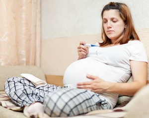 Megfázás terhesség alatt - hogyan kell kezelni során az 1. és 2. trimeszterben