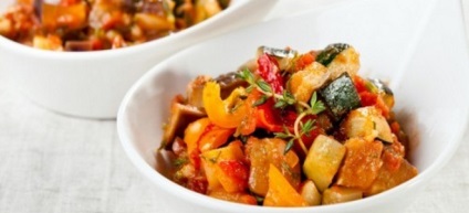 Padlizsán pörkölt - Receptek növényi ételek, cukkini, burgonya, paprika (cukkini) Padlizsán pörkölt - Receptek főzelékek cukkini, burgonya, paprika