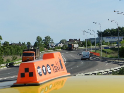 Reklám taxival vagy hogy hogyan vonzzák a szakmai - a moszkvai taxis