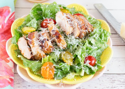 Cézár saláta csirkével recept étterem saláta Caesar otthon
