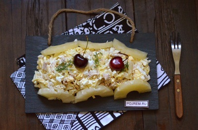 Saláta - Édes - ananász és a csirke - a lépésről lépésre recept, hogyan kell főzni fotókkal