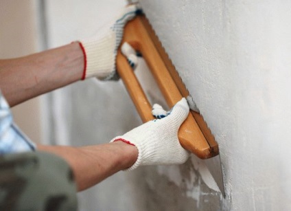 Vakolt falak festésére kezét, hogy hogyan (videó)