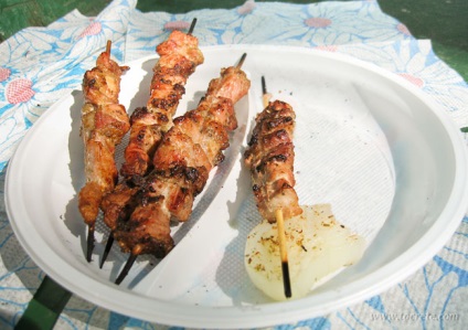 Souvlaki (souvlaki, σουβλάκι) - site Kréta (souvlaki hirino) Souvlaki (souvlaki, σουβλάκι) - helyszínen a Kréta