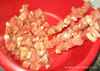 Souvlaki (souvlaki, σουβλάκι) - site Kréta (Kréta konyha) Souvlaki (souvlaki, σουβλάκι) - helyszínen a Kréta