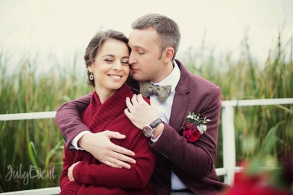 Tatiana és Anton esküvői bordó szín