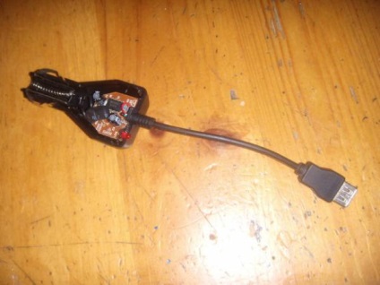 USB töltő szivargyújtóhoz a kezéből (töltés) USB töltő szivargyújtóhoz kezéről