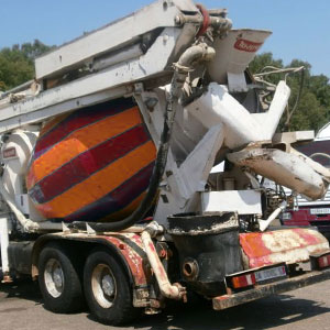 Betonkeverő teherautó betonpumpa