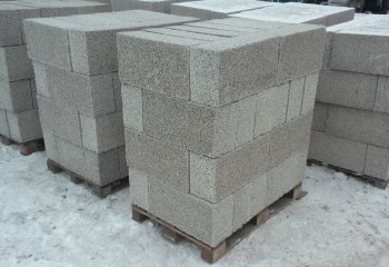 A pórusbeton eltér a hab, hogy közelebbről megvizsgálják, beton-ház (hab) A pórusbeton eltér a hab, hogy közelebbről megvizsgálják, beton-ház