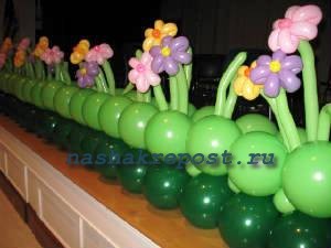 Virágok a golyók a kezével (kéz) Virágok a golyók meg a kezét