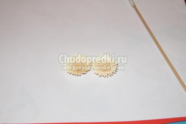 Színek a szakterületen Kvilling (őszirózsa a szakterületen Kvilling) Virágok Quilling technikák
