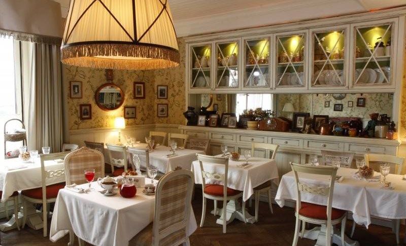 Cafe, ahol tud kommunikálni állatok () Cafe, ahol tud kommunikálni az állatokkal