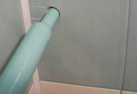 Hogyan és mit kell festeni csövek a fürdőszobában részletes utasítások (festék) Hogyan és mit kell festeni csövek a fürdőszobában részletes utasításokat