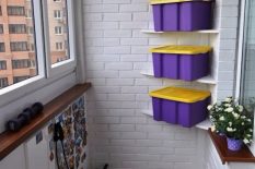 Hogyan kell festeni a téglafal az erkélyen