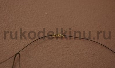 Hogyan készítsünk egy karkötő gyöngyökkel és lapos gyöngyök (karkötő) Hogyan készítsünk egy karkötő gyöngyökkel és lapos gyöngyök