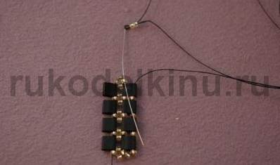 Hogyan készítsünk egy karkötő gyöngyökkel és lapos gyöngyök (gyöngyöket csúszik a tű) Hogyan készítsünk egy karkötő gyöngyökkel és lapos gyöngyök