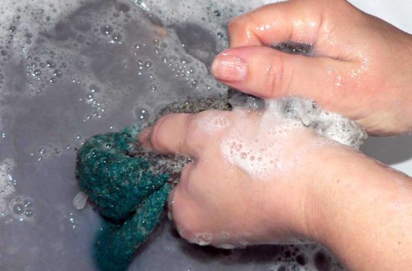 Hogyan mossa zoknit otthon, különösen a különböző anyagok, kézi és gépi (mosható) Hogyan mossa zoknit otthon, különösen a különböző anyagok, kézi és gépi