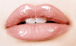 Hogyan vissza a rózsaszín ajkak