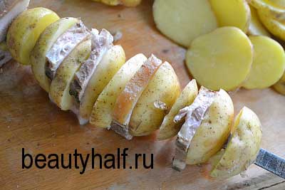 Burgonya a grill egy fél (grill) Burgonya a grill tökéletes fele