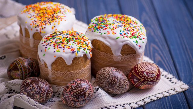 Cake - egy egyszerű recept egy fotót a következő lépéseket száraz élesztő és élesztő nélkül kezdőknek (száraz) Cake - egy egyszerű recept egy fotót a következő lépéseket száraz élesztő és élesztő nélkül kezdőknek