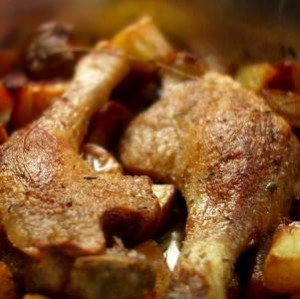 Csirke sült multivarka Redmond és Polaris - hogyan kell főzni a szójaszósszal és tejföl
