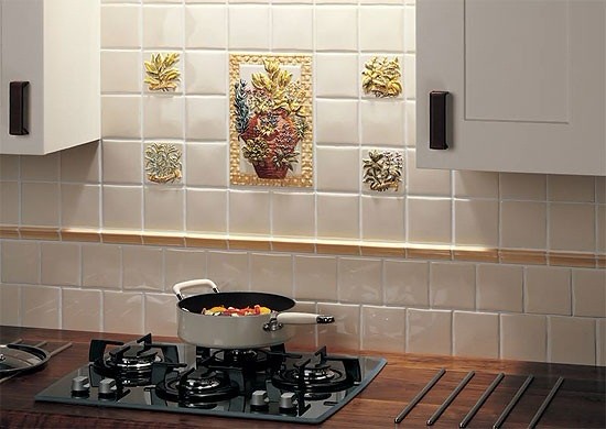 A konyhai kötények csempe tervezési lehetőségek csempézett felülettel tűzhely