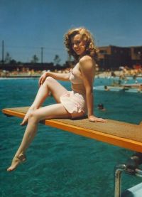 Marilyn Monroe fürdőruha (Monroe) Merilin Monro a fürdőruhát