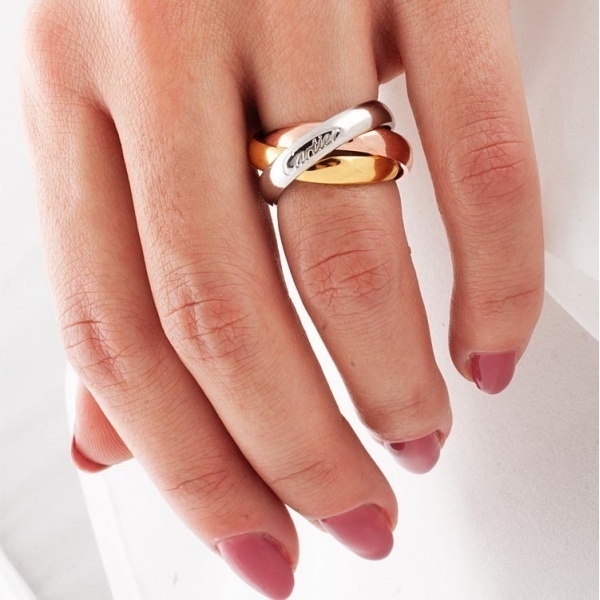Lehet viselni a gyűrűt az esküvő előtt jelei és hagyományok
