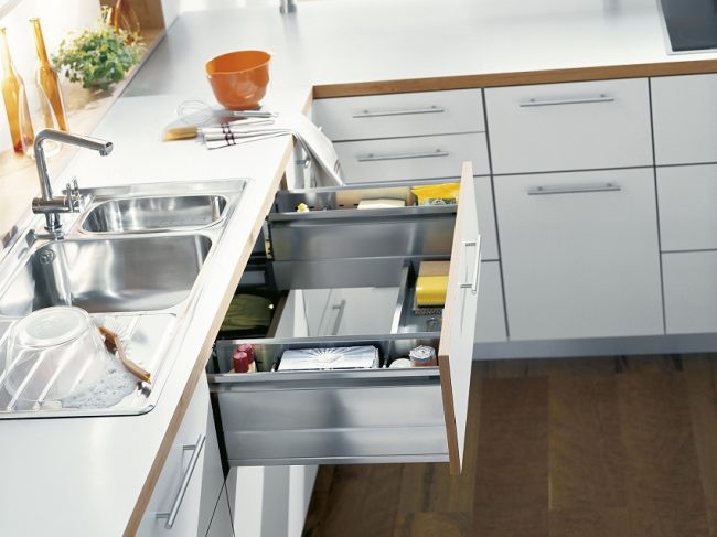 Egy nélkülözhetetlen dolog a modern konyhában az élelmiszer-hulladék aprító választani