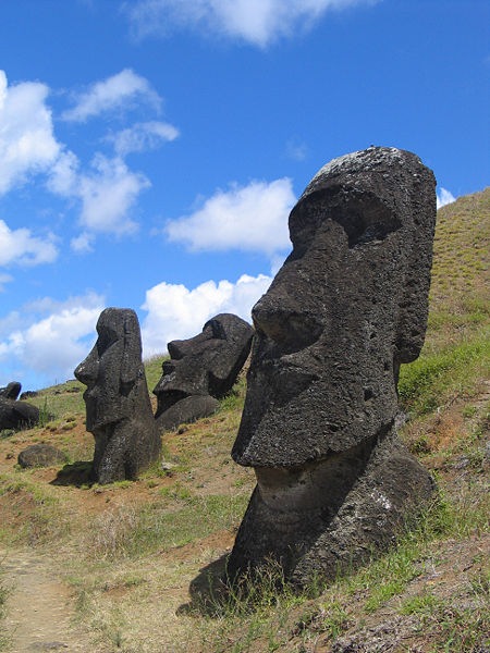 Húsvét-sziget és Moai kőszobrok (sziget) Húsvét-sziget Moai szobrok és kő