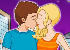 Csók a liftben az online játszani ingyenes játékok lányoknak