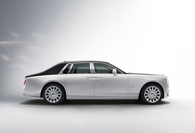 Rolls-Royce Phantom VIII bemutatták a luxus autó elejétől idő (a legjobb) Rolls-Royce Phantom VIII bemutatták a luxus autó elejétől idő