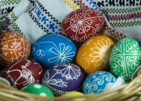 Festés Húsvéti tojások a kezüket (saját) Festés Húsvéti tojások a kezüket