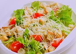 Saláta „Caesar” csirkével és krutonnal, néhány, a legjobb receptek