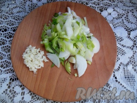 Saláta káposzta, kolbász és a kukorica - recept fotókkal (kolbász) Saláta káposzta, kolbász és a kukorica - a recept egy fotó