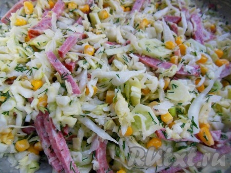 Saláta káposzta, kolbász és a kukorica - recept fotókkal (saláta) Saláta káposzta, kolbász és a kukorica - a recept egy fotó