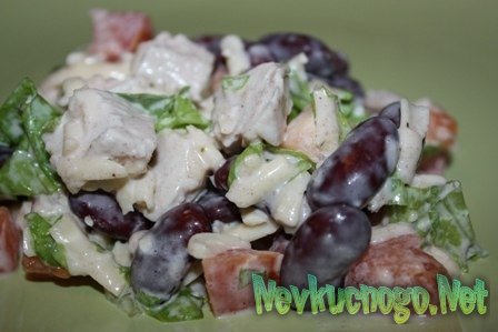 Csirke saláta, bab, paradicsom, és krutonnal - lépésről lépésre recept