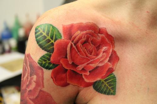 Tattoo Rose mit jelent