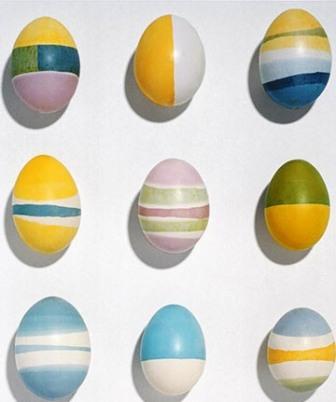 Díszítő húsvéti tojások a kezüket, a fotógyűjtemény