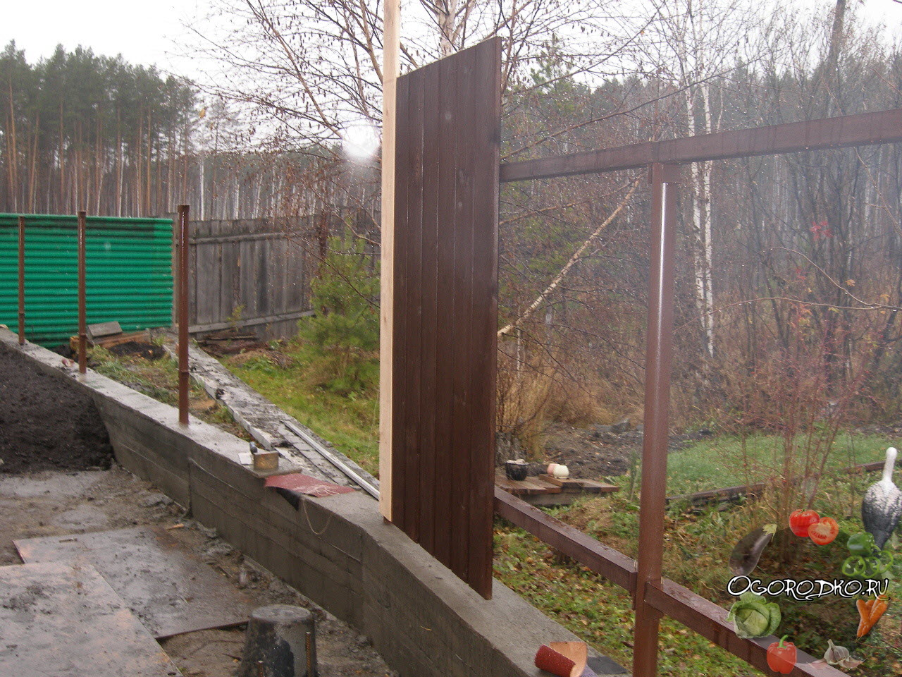 A kerítés fából készült -, amelyek figyelembe veszik az árnyalatok és hogyan kell építeni