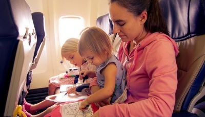 5 tipp utazás repülővel egy gyerek