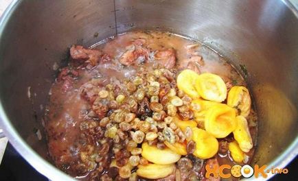 Azeri plov - egy lépésről lépésre recept fényképeit aszalt gyümölcs és a hús (fotó) Azeri plov - egy lépésről lépésre recept fényképeit aszalt gyümölcs és a hús